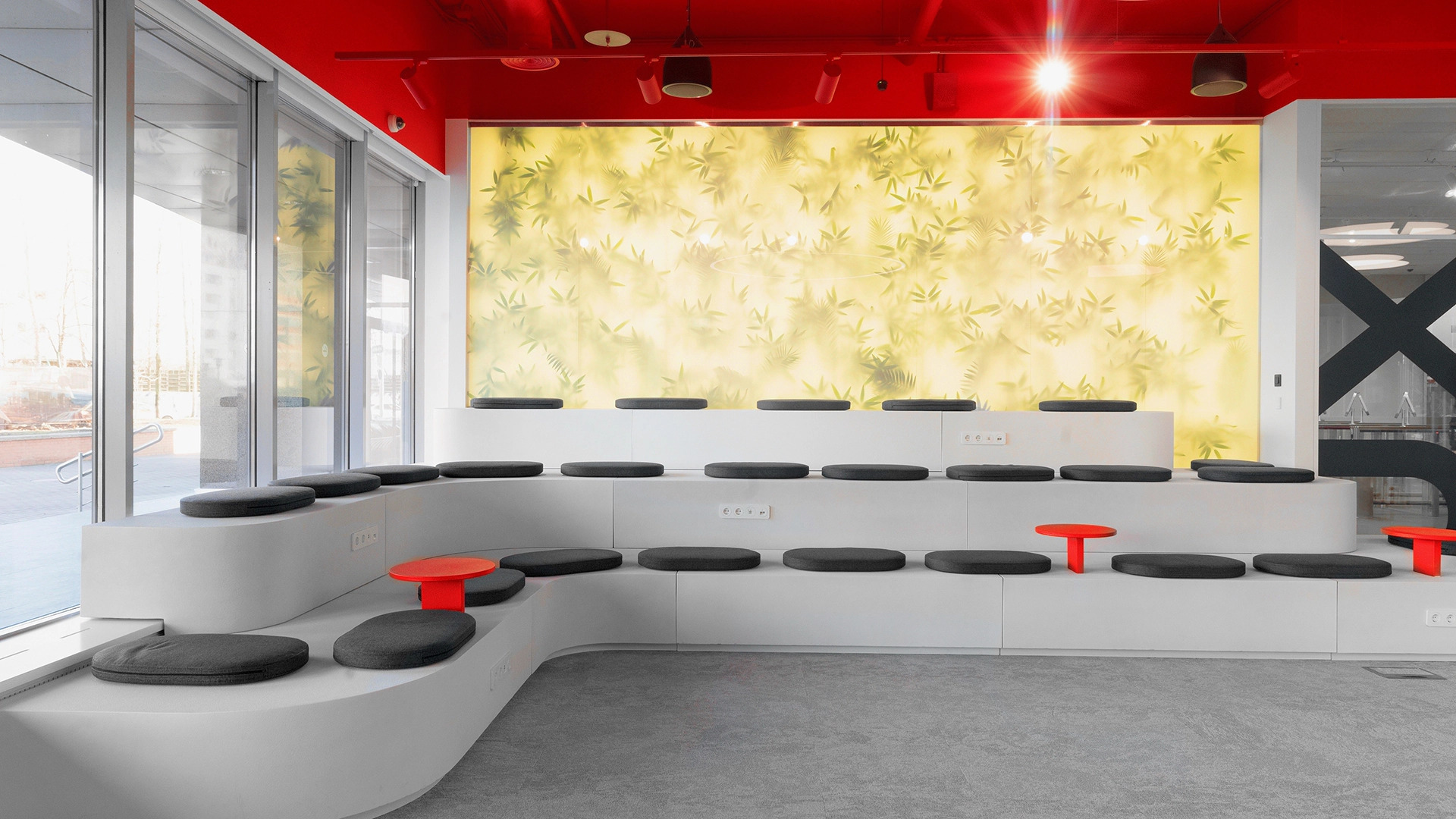 Фото офиса компании «Альфа-Банк»